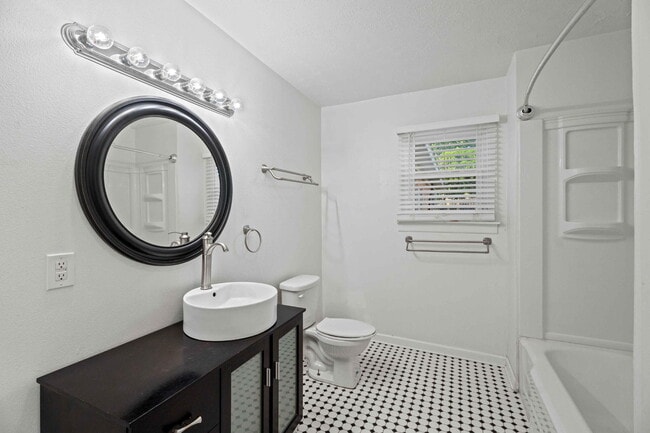 Building Photo - 3520 42nd St