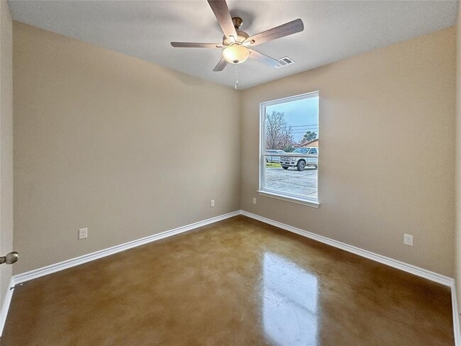 Building Photo - 104 Osage Dr