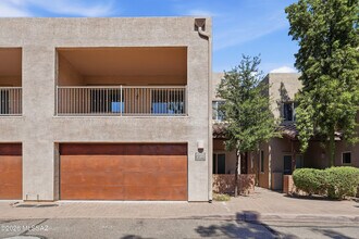 Building Photo - 4162 N Thurston Ln