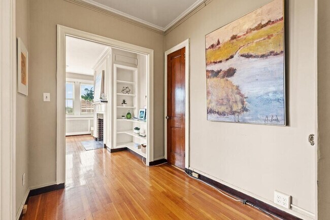 Building Photo - 3 Arlington St