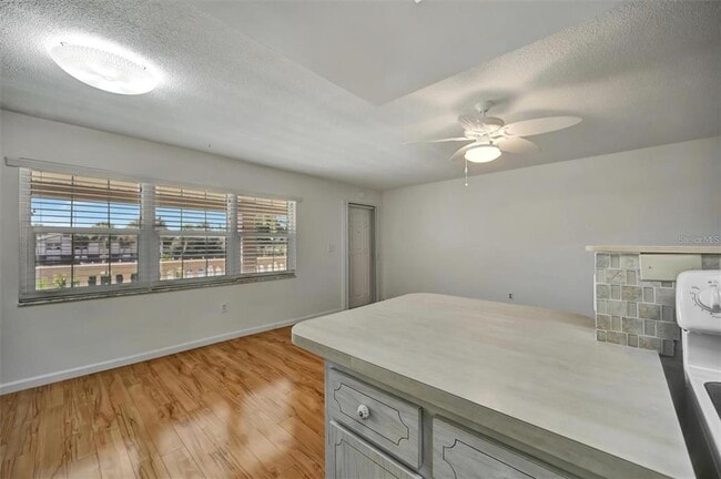 Building Photo - 650 Pinellas Point Dr S