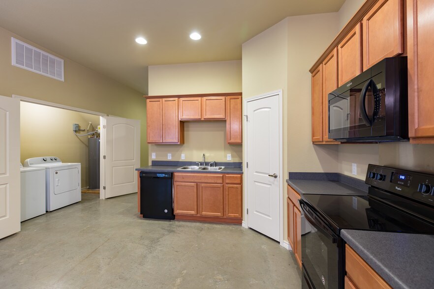 Laundry - 486 Parkers Pond Path