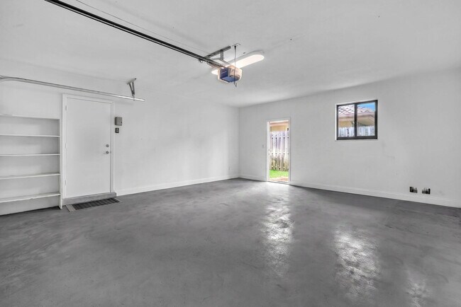 Building Photo - 3020 N 34th St