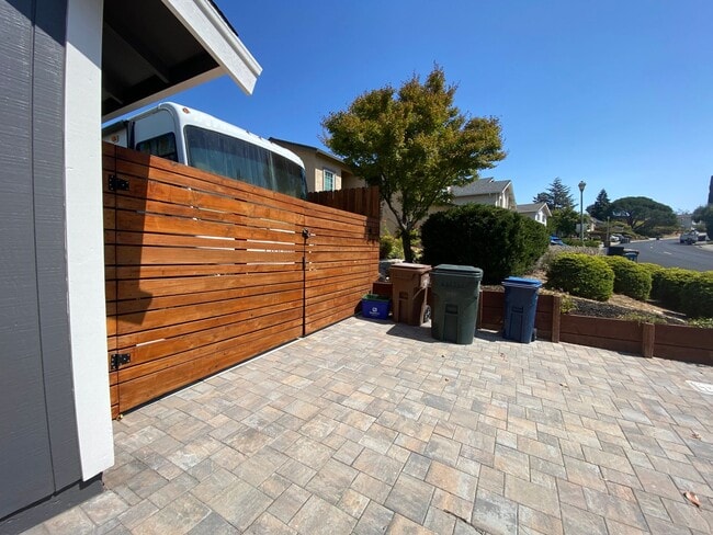 Building Photo - Remodeled Modern Single Story, Benicia