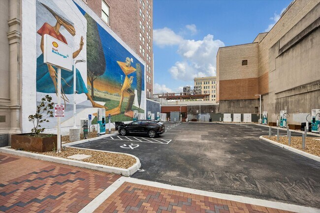 Building Photo - 201 Main St