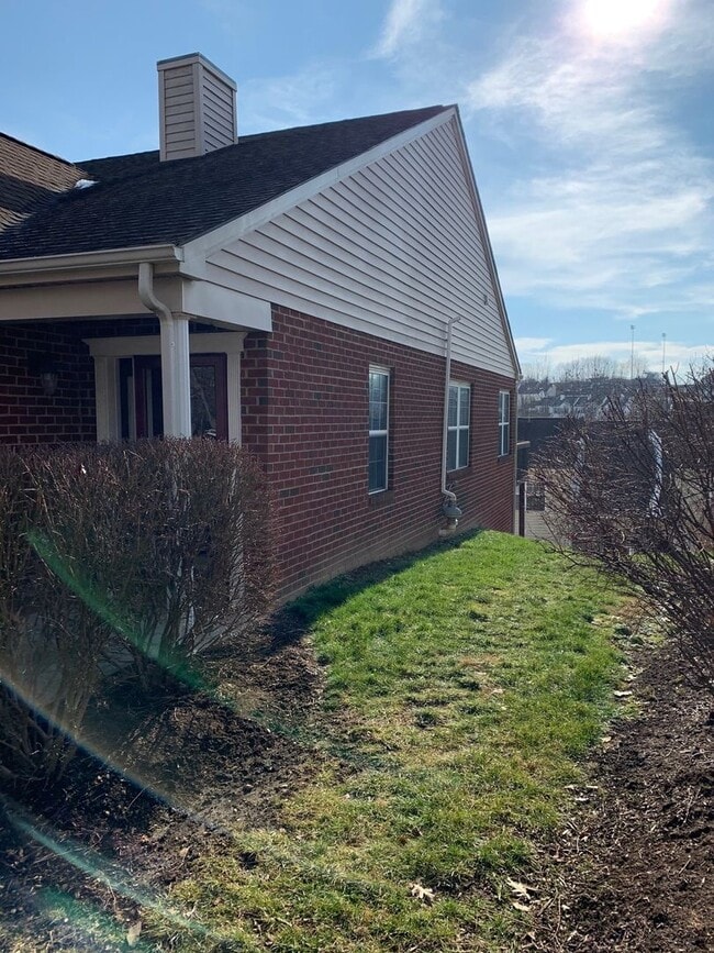 Building Photo - 330 Pin Oak Dr NW