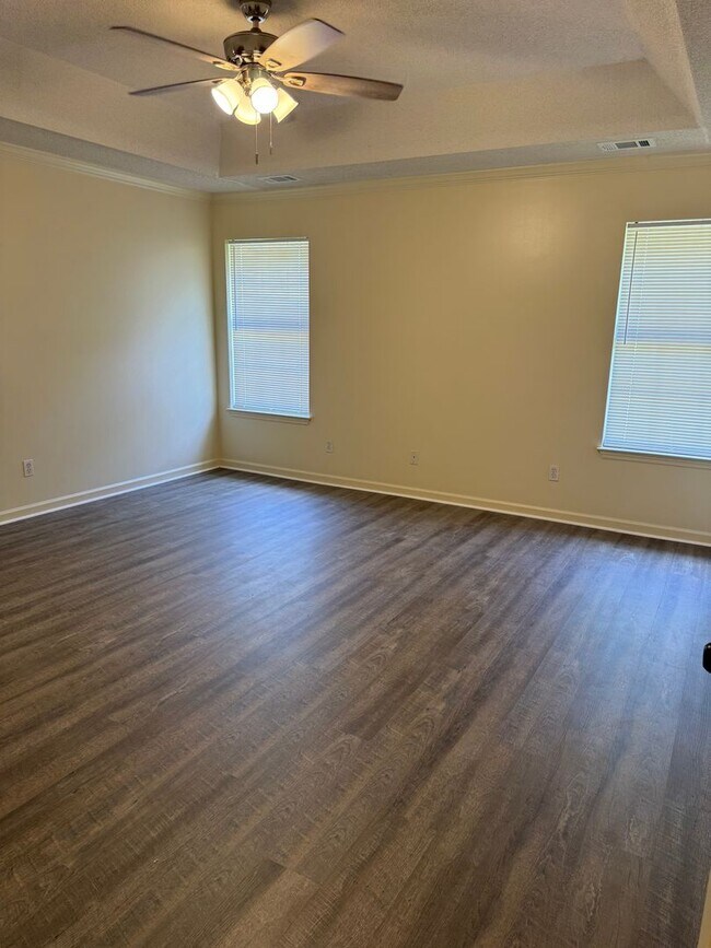 Building Photo - Charming Wilmington Island Rental – Minutes from the Beach and Downtown!