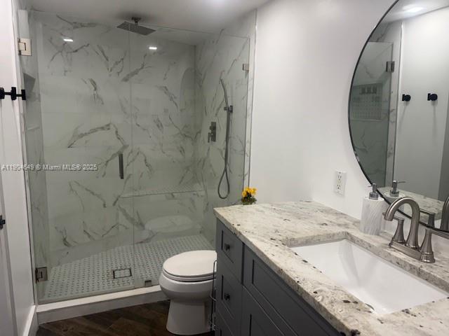 Building Photo - 1700 NW N River Dr