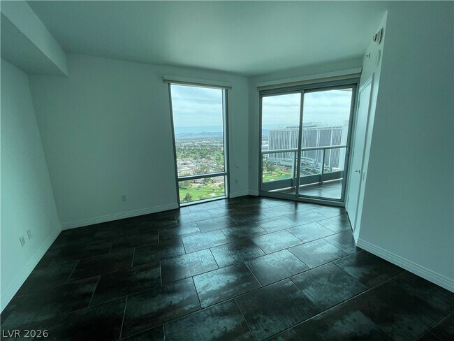 Building Photo - 322 E Karen Ave