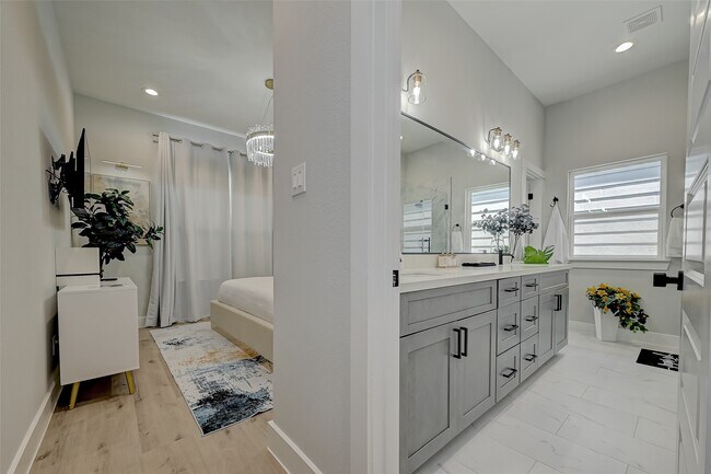 Building Photo - 2105 Sam Wilson St