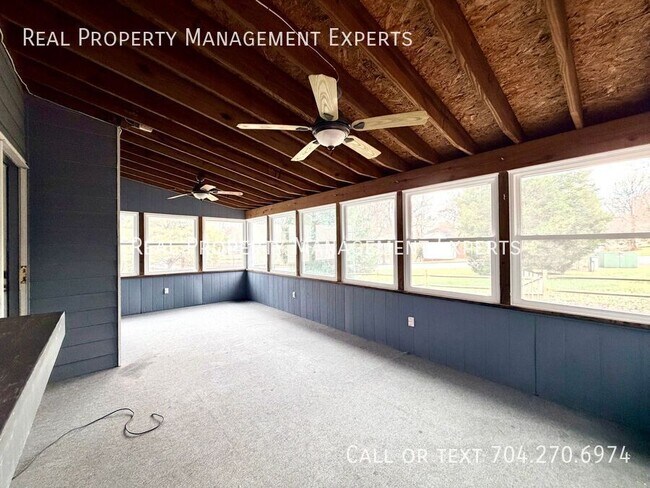 Building Photo - 9315 Pebble Creek Way