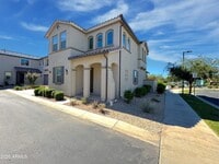 Building Photo - 9903 E Tillman Ave