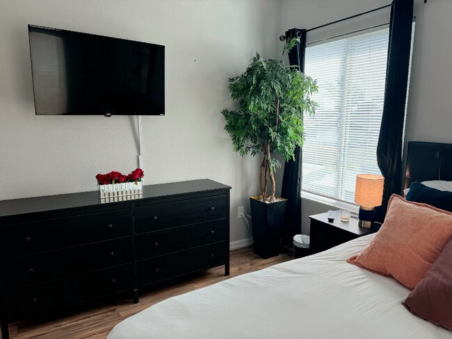 Building Photo - 532 Cesar E Chavez Pky