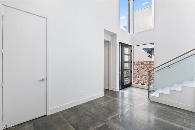 Building Photo - 386 Tranquil Peak Ct