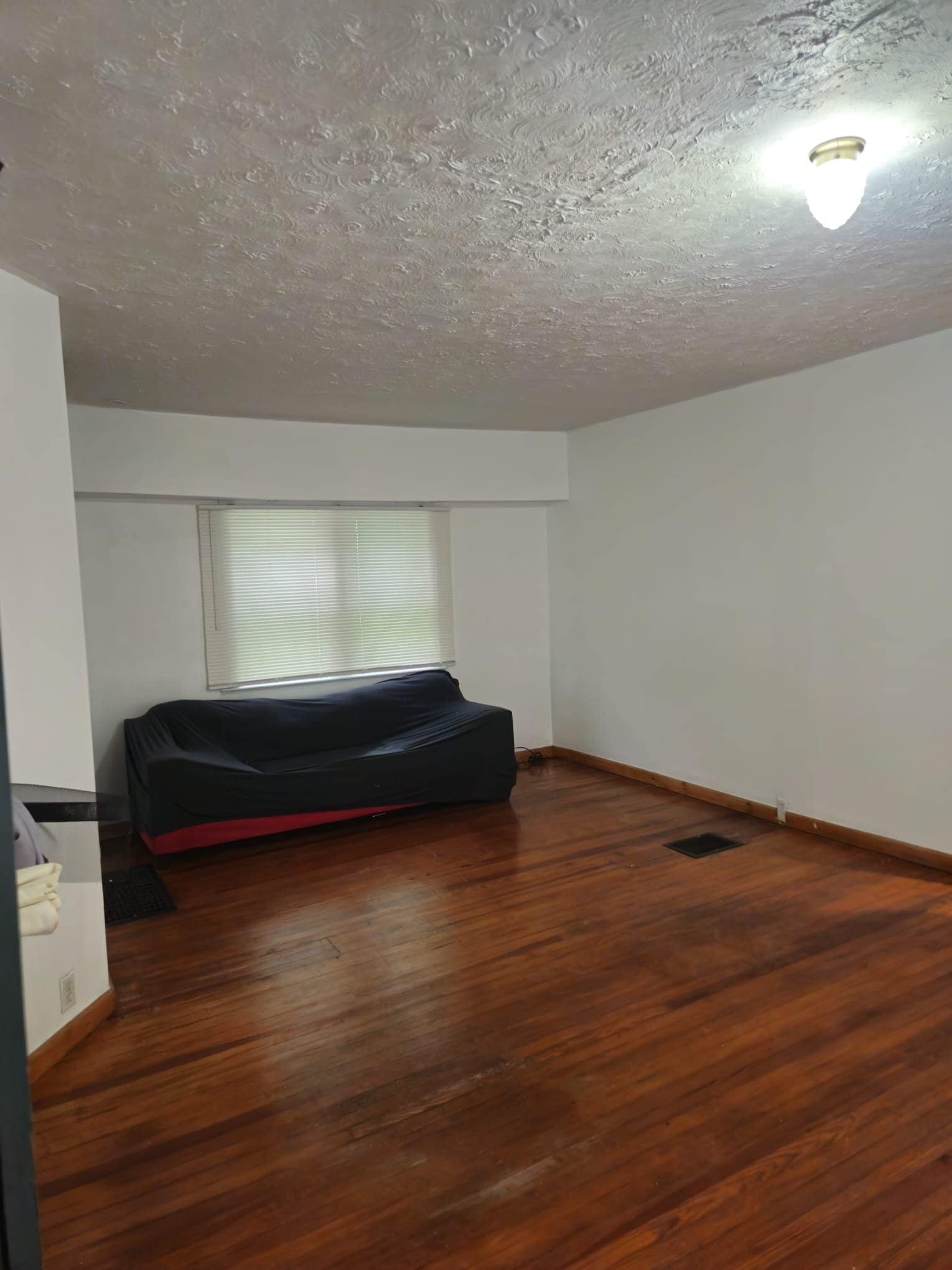 Building Photo - 3209 Saratoga Ave