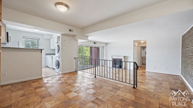 Primary Photo - Spacious Condo minutes away from College Park campus