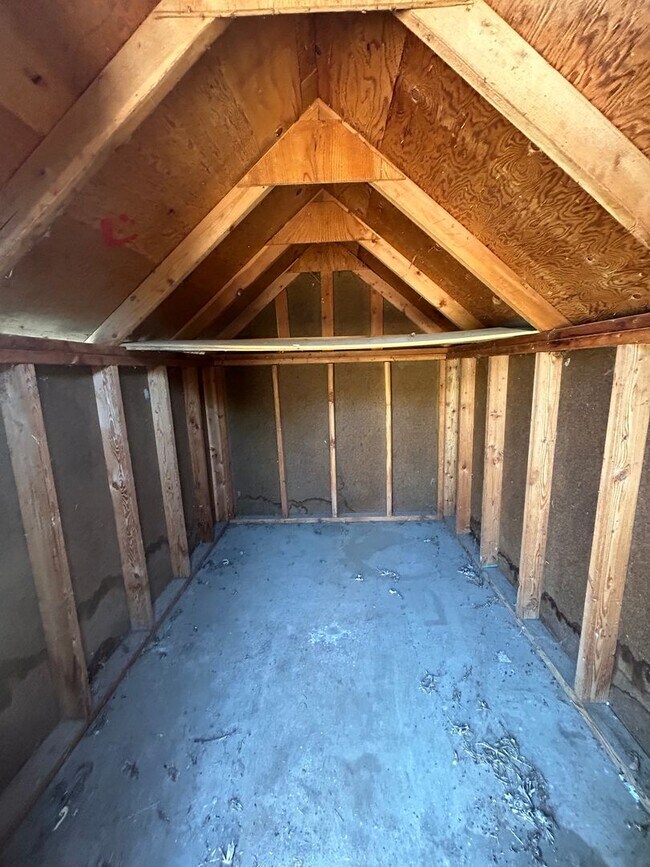 Building Photo - 3850 N Collister Dr