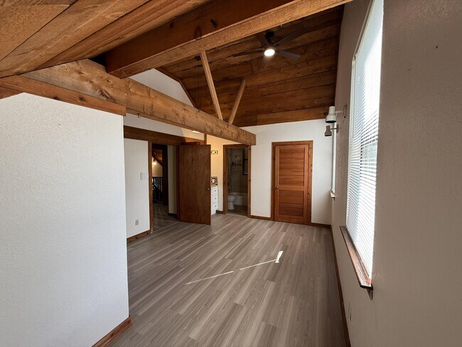 Building Photo - 17503 30th Ln N