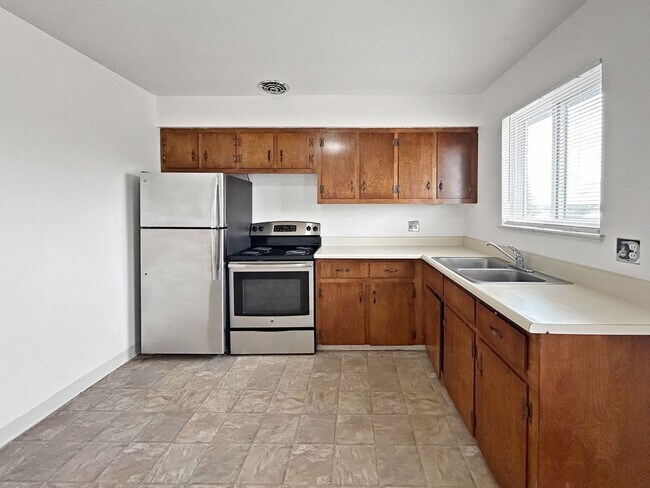 Building Photo - $0 DEPOSIT OPTION. 2 BED 1 BATH IN SOUTH W...