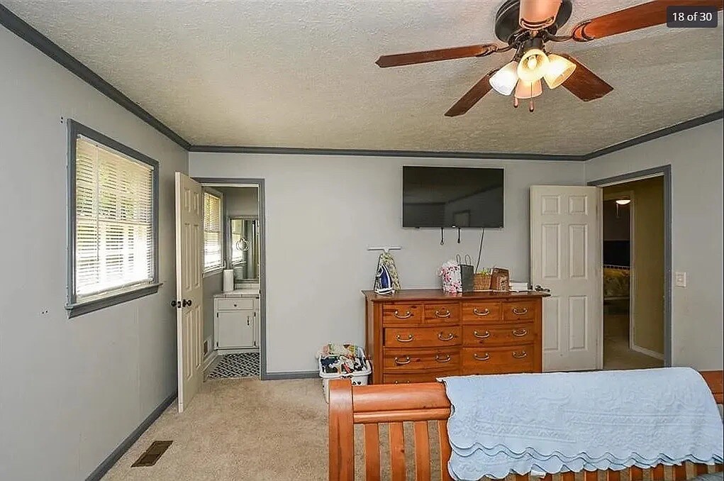 Building Photo - Room in House on Jacee Cir