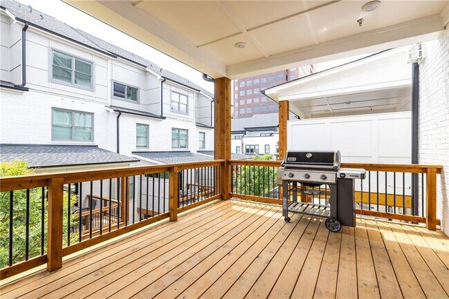 Building Photo - 2722 Thornewilde Wy