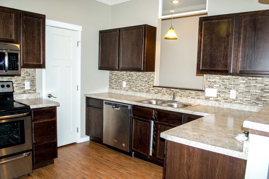 Building Photo - 16 Pleasant View Ct