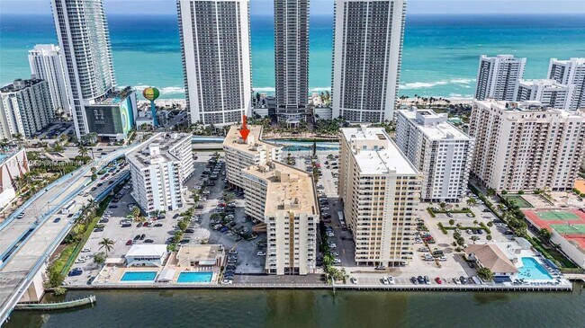 Primary Photo - 1825 S Ocean Dr