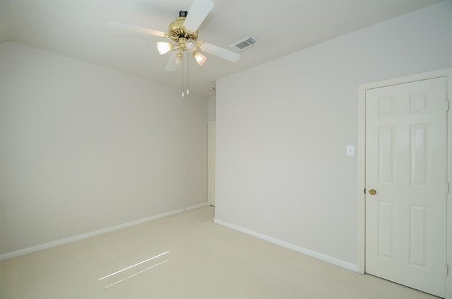 Building Photo - 23211 Colony Green Dr