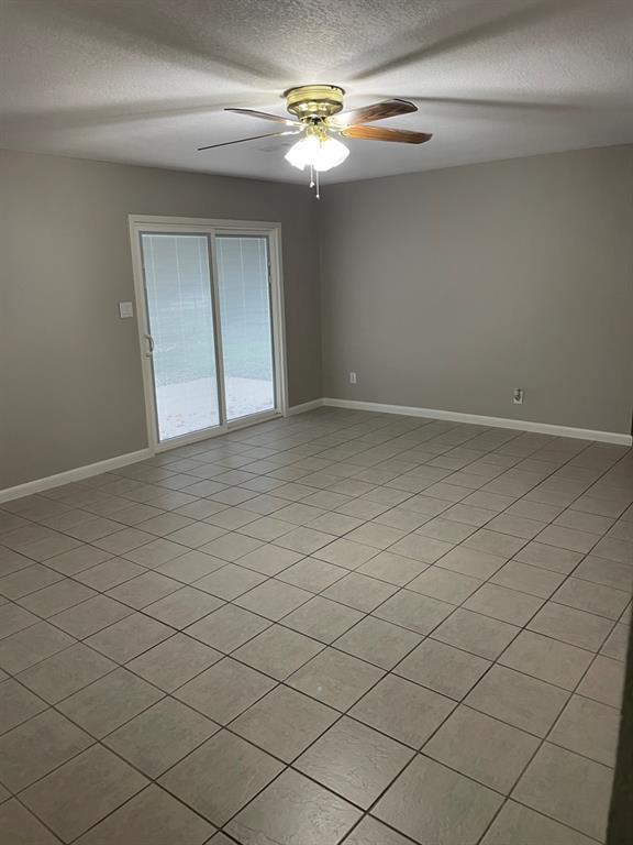 Building Photo - 300 Evergreen Cir