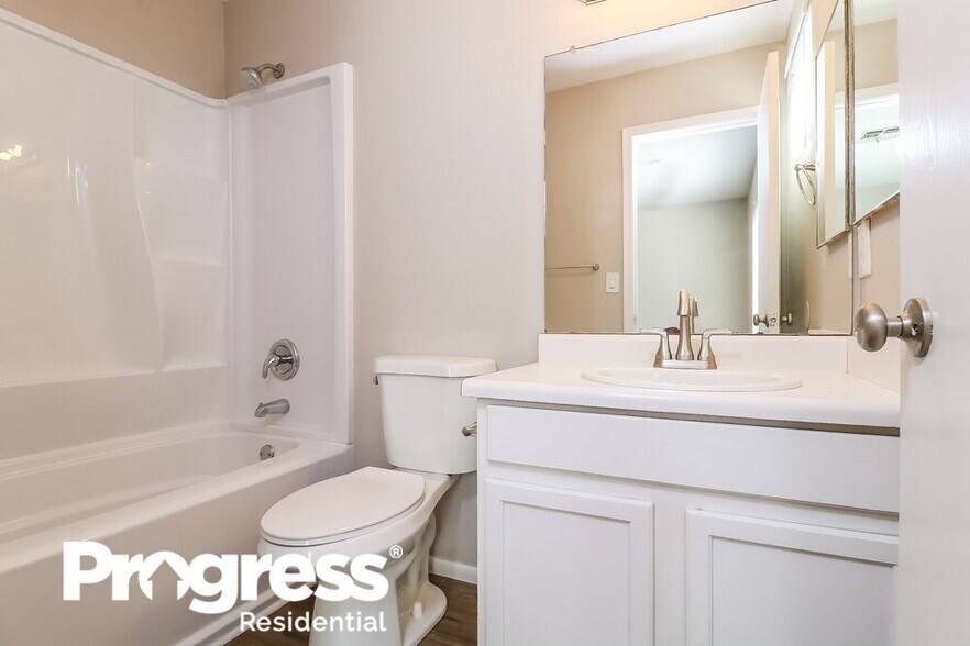 Building Photo - 10907 E Arcadia Ave