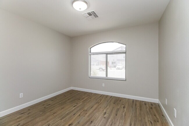 Building Photo - 4094 E Azurite Rd