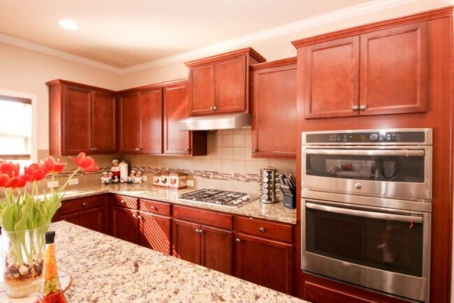 Building Photo - 3415 Pointe Vecchio Cir