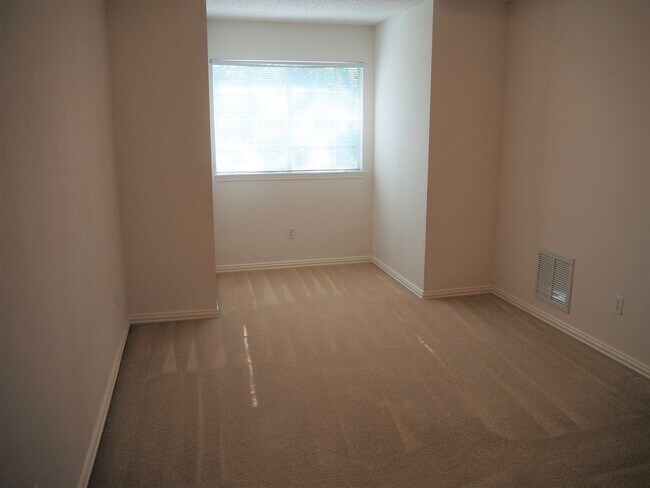 Building Photo - 2105 Friar Ct