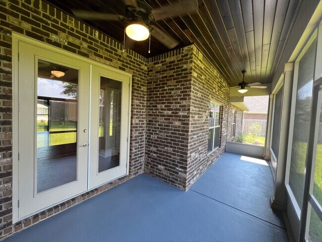 Building Photo - 5148 Sandy Shores Dr