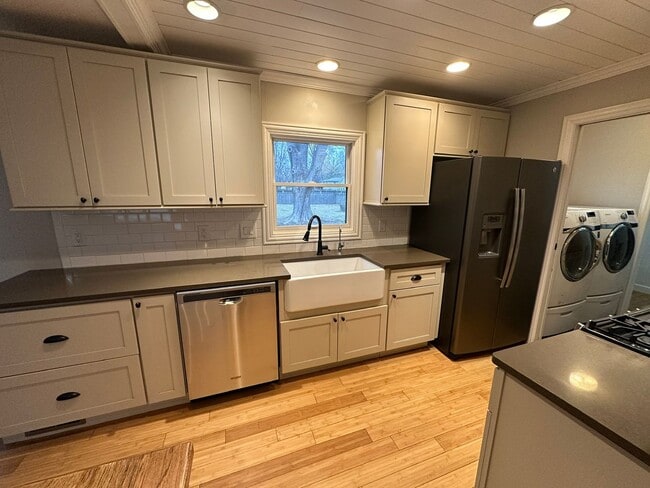 Building Photo - 3316 Annally Dr