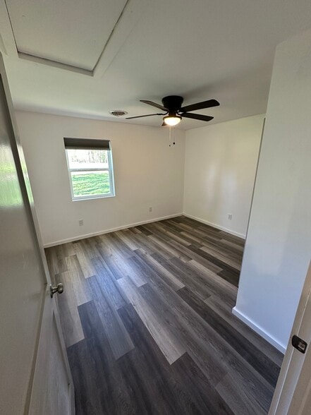 Building Photo - 414 Maple Dr