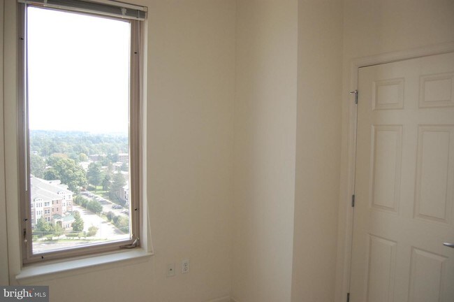 Building Photo - 2726 Gallows Rd