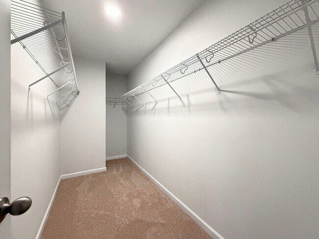 Building Photo - 7336 Birchshire Dr