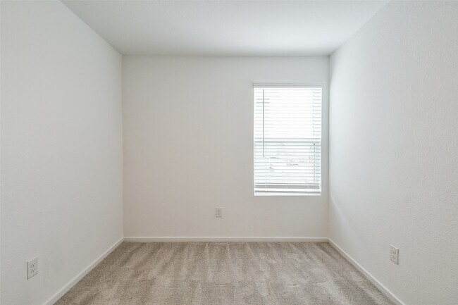 Building Photo - 21325 Carosella Dr