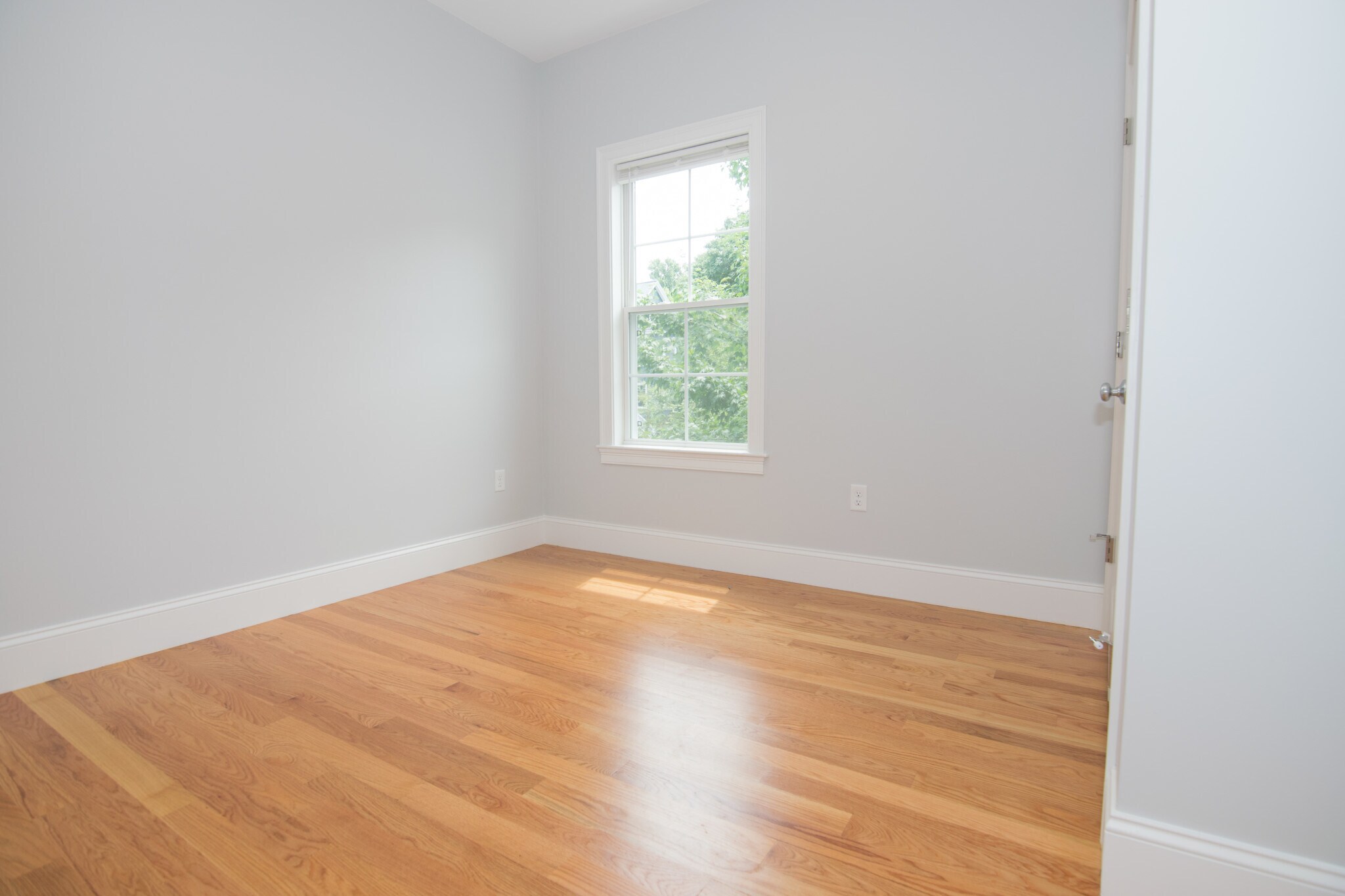 Building Photo - 10 Islington St