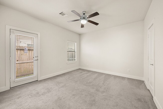 Building Photo - 3945 Tulane St