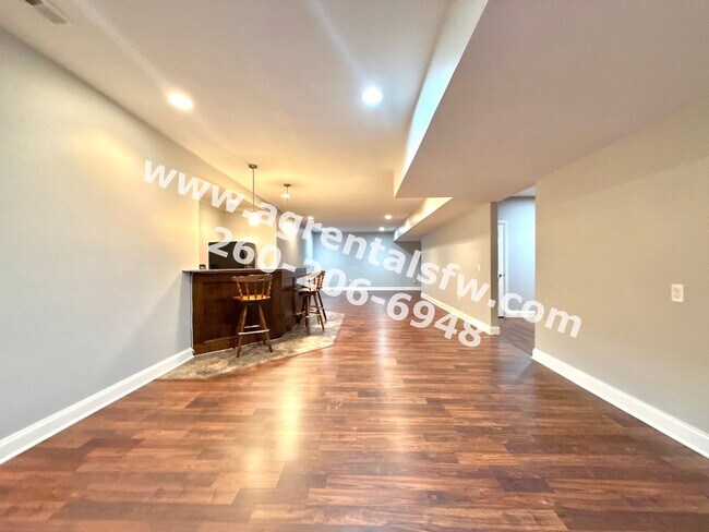 Building Photo - 3 Bedroom House