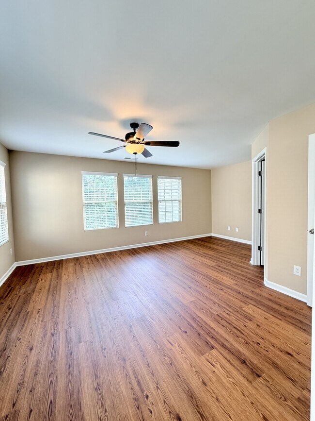 Building Photo - 3719 Landshire View Lane