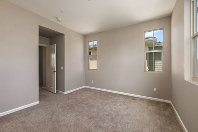 Building Photo - Modern Home in the Heart of Costa Mesa, 2 Bedroom, 2 Bath with all appliances and Garage