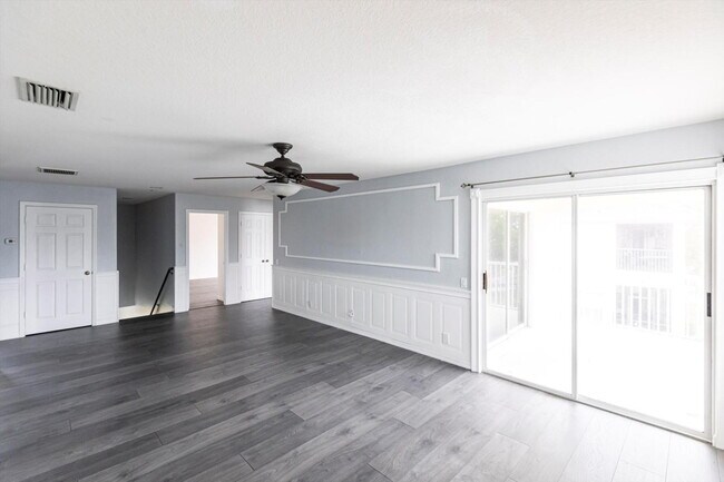 Building Photo - Rare 5 Bedroom Pool Home in Gated Community