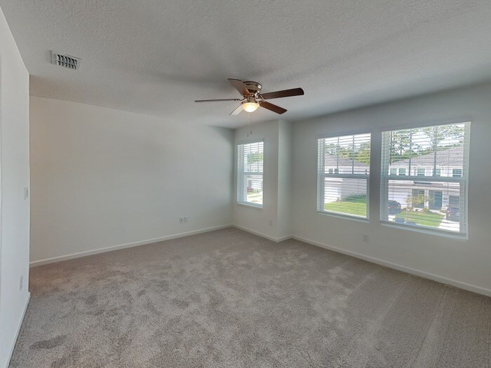 Building Photo - 626 Holly Lks Dr