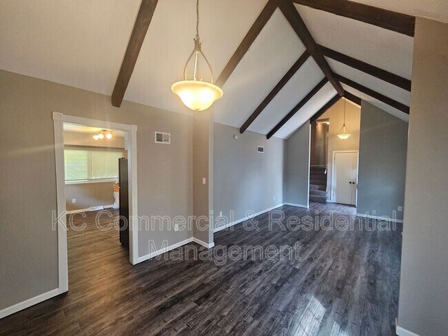 Building Photo - 10013 N Harrison Dr