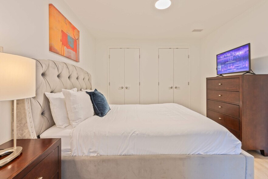 Building Photo - 60 Kilmarnock St