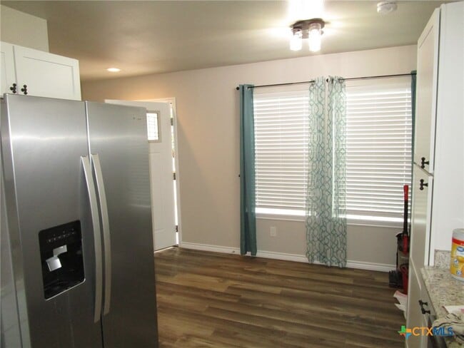 Building Photo - 2279 Eastman Ave