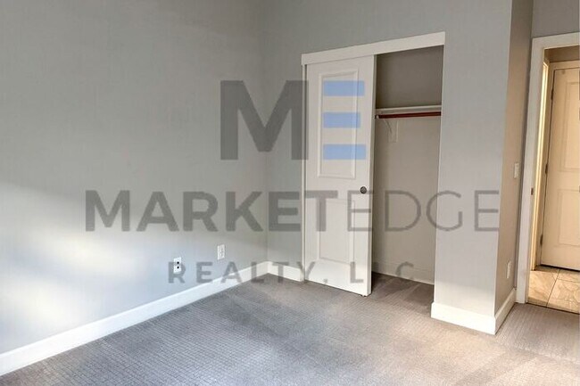 Building Photo - 4Bed/2Bath Home at 7th St/Baseline! JOIN T...